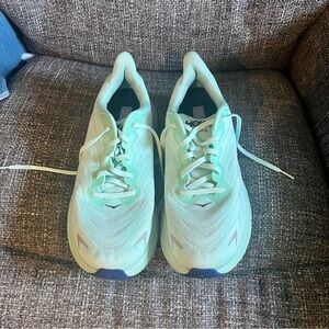 Hoka Arahi 6 | Women’s Size 9.5